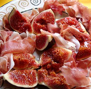 Gerookte ham met vijgen